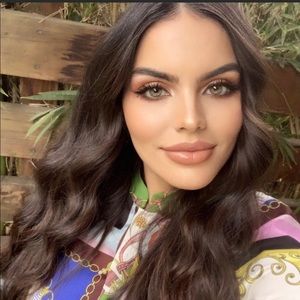 Meet your Posher, Isamaris